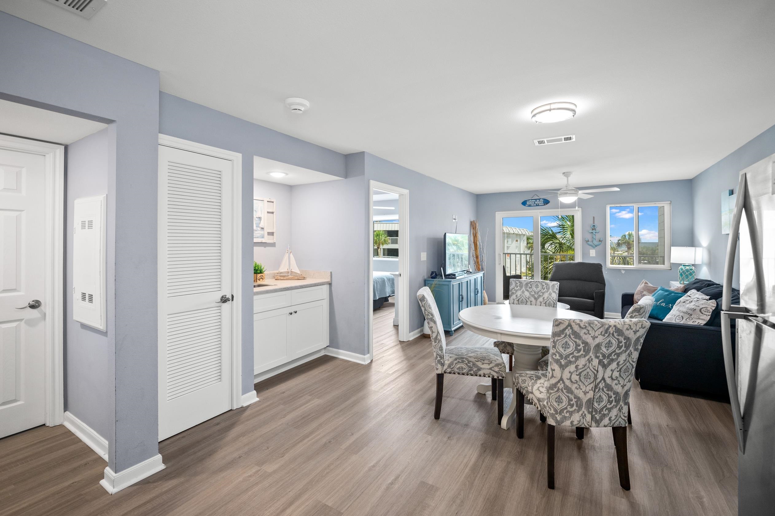 400 Plantation Road, Unit 4309 Gulf Shores, AL 36542 - Photo 24 of 43 Dining Area