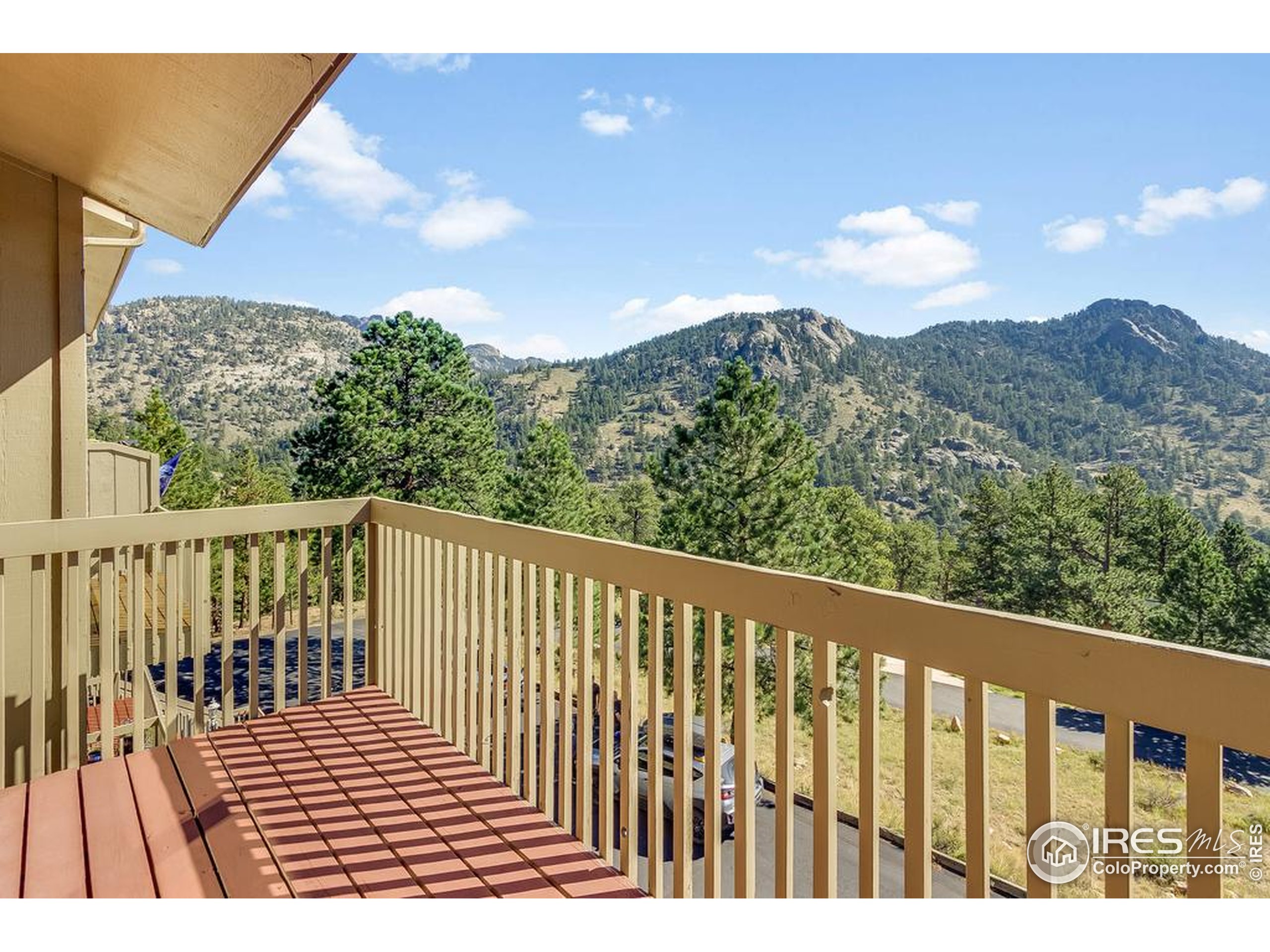 1070 Crestview Court, Unit 4 Estes Park, CO 80517 - Photo 4 of 28 a view of balcony with furniture