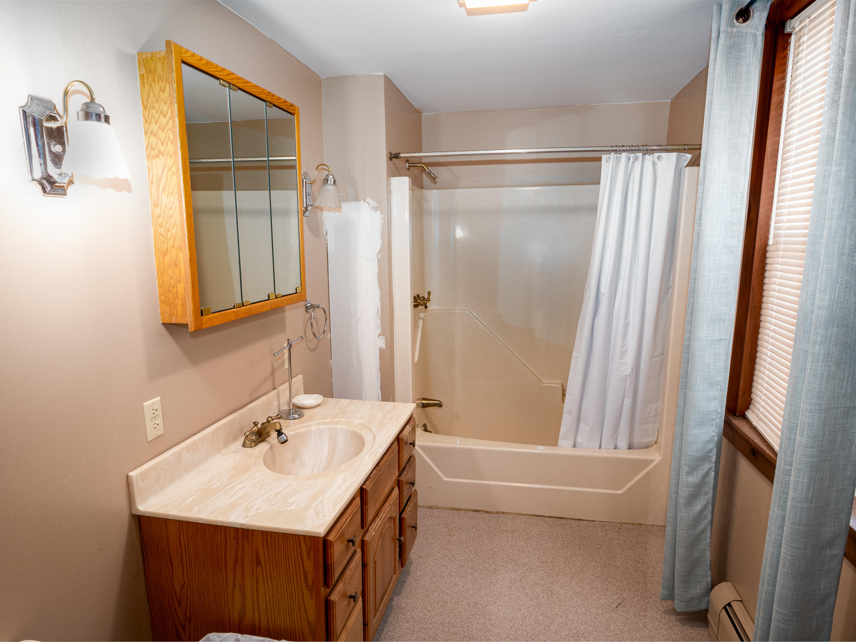 29 Belgrade Road Oakland, ME 04963 - Photo 14 of 18 Bath1