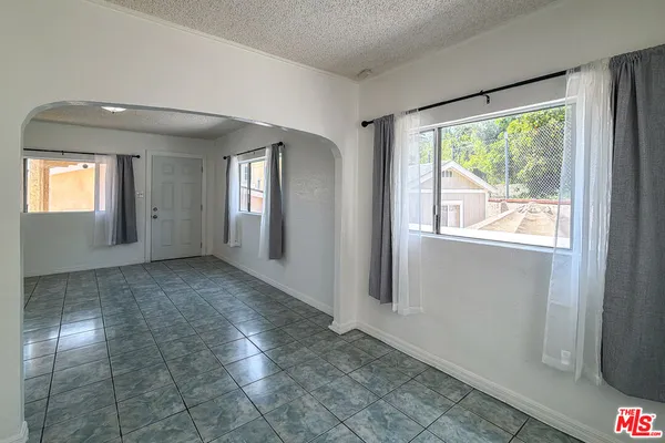 $1,800 | 3331 1/2 City Terrace Drive, Los Angeles, CA 90063