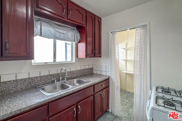 $1,800 | 3331 1/2 City Terrace Drive, Los Angeles, CA 90063