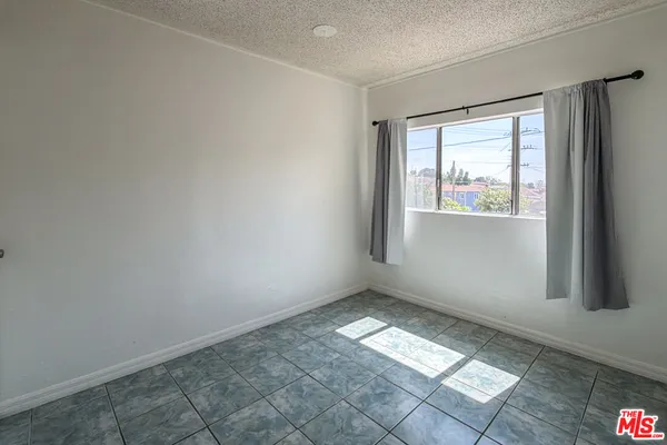 $1,800 | 3331 1/2 City Terrace Drive, Los Angeles, CA 90063