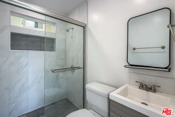 $1,800 | 3331 1/2 City Terrace Drive, Los Angeles, CA 90063