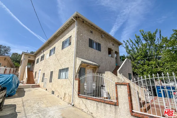 $1,800 | 3331 1/2 City Terrace Drive, Los Angeles, CA 90063