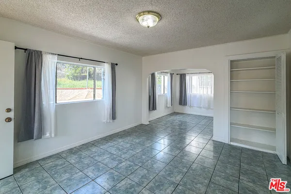 $1,800 | 3331 1/2 City Terrace Drive, Los Angeles, CA 90063