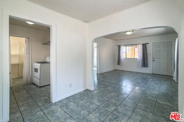 $1,800 | 3331 1/2 City Terrace Drive, Los Angeles, CA 90063