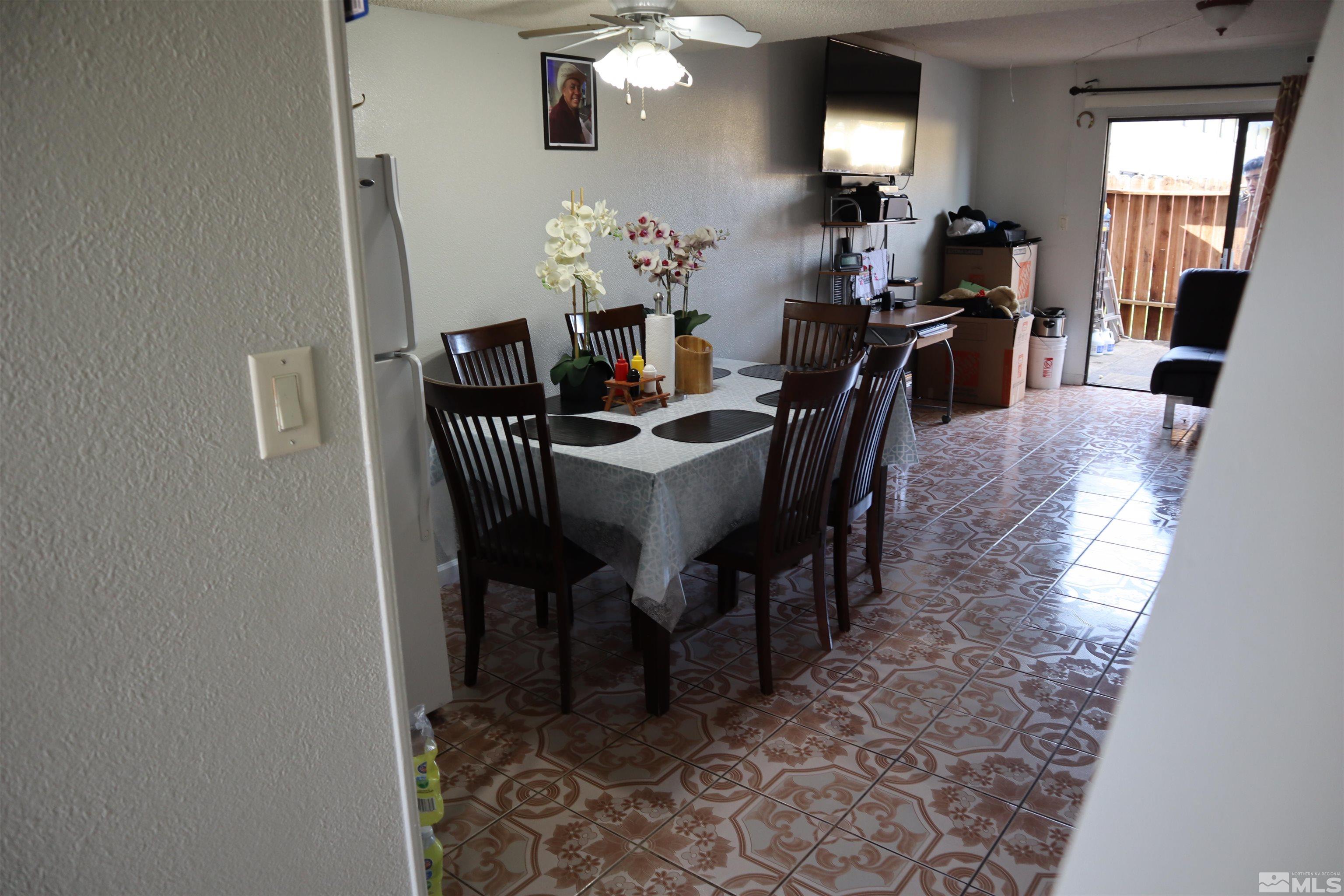 857 Nutmeg Place, Unit 2 Reno, NV 89502 - Photo 6 of 21 Photo 6