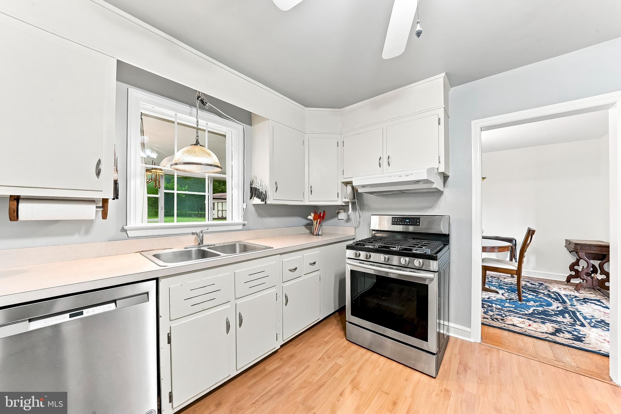 2927 Duncan Road Wilmington, DE 19808 - Photo 12 of 32 Kitchen with stainless appliances