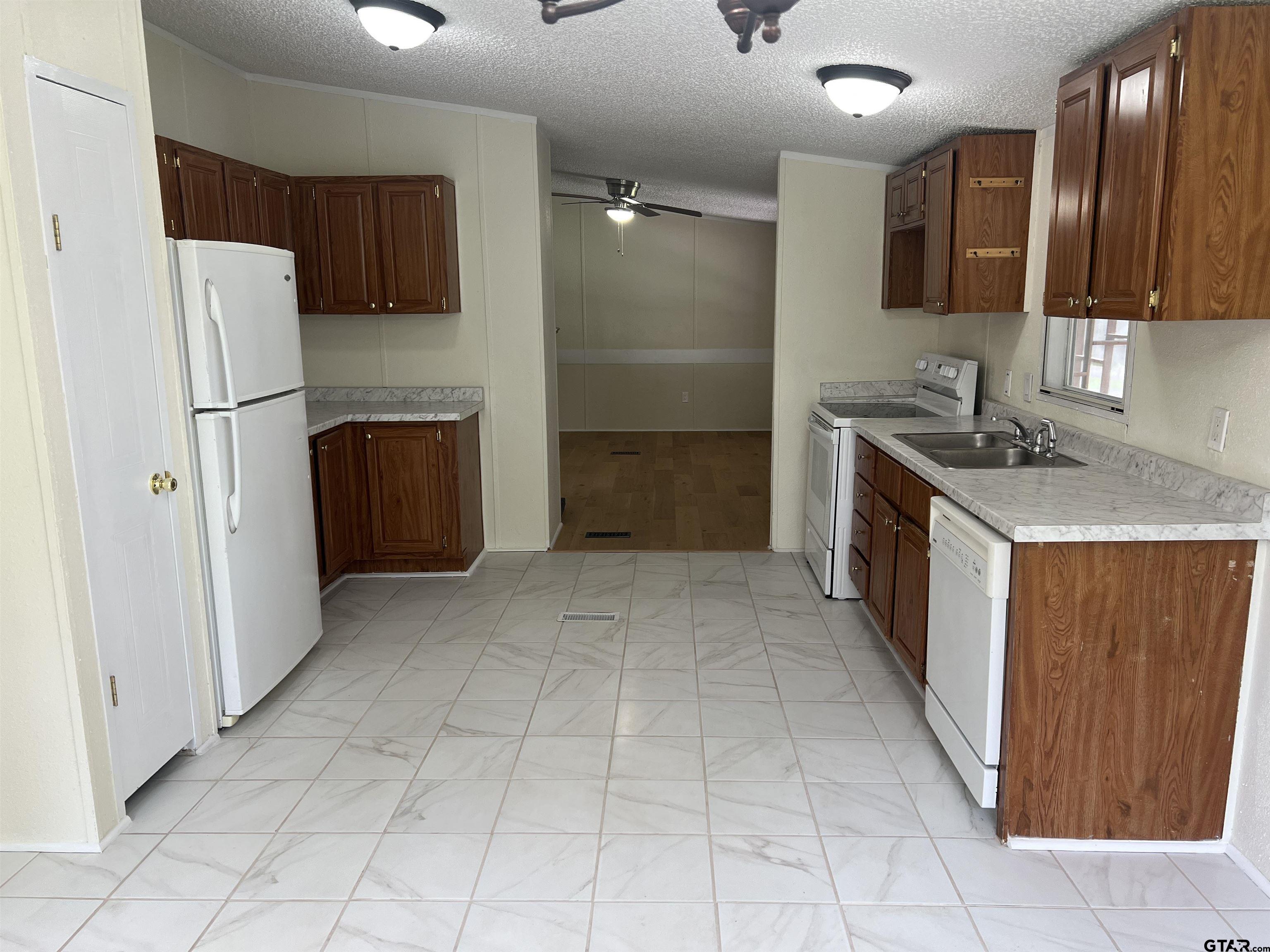 9160 Grape Avenue Frankston, TX 75763 - Photo 14 of 36