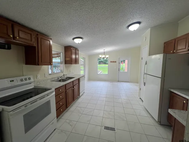 $175,000 | 9160 Grape Avenue, Frankston, TX 75763