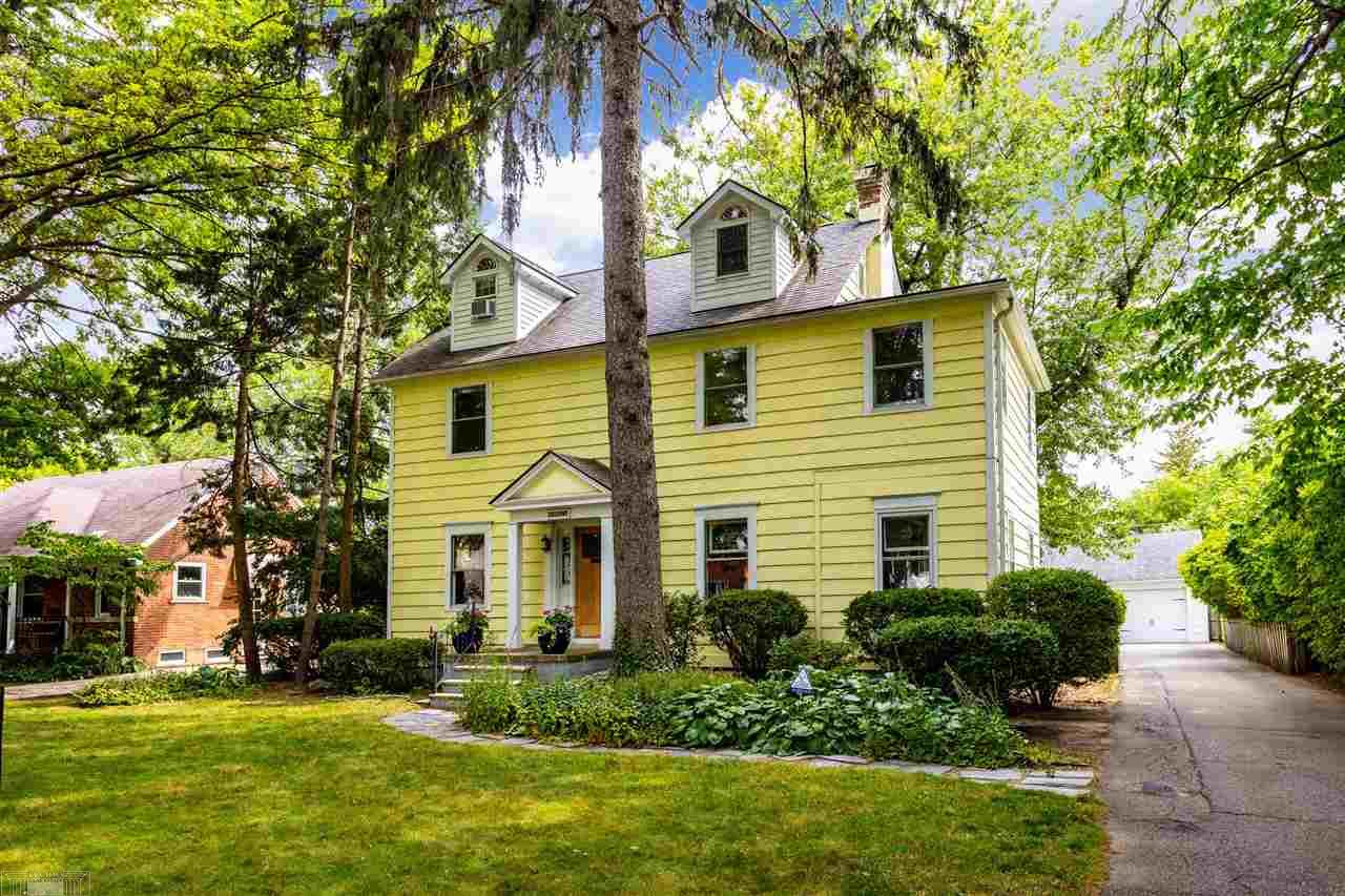 1817 Hawthorne Road Grosse Pointe Woods, MI 48236 - Photo 3 of 42