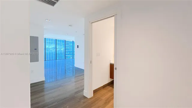 $5,400 | 1451 Brickell Avenue, Unit 2406, Miami, FL 33131