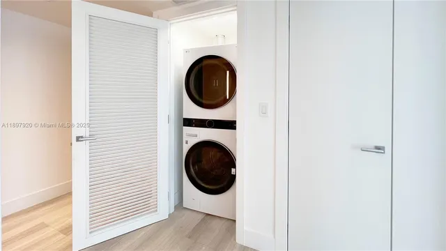 $5,400 | 1451 Brickell Avenue, Unit 2406, Miami, FL 33131