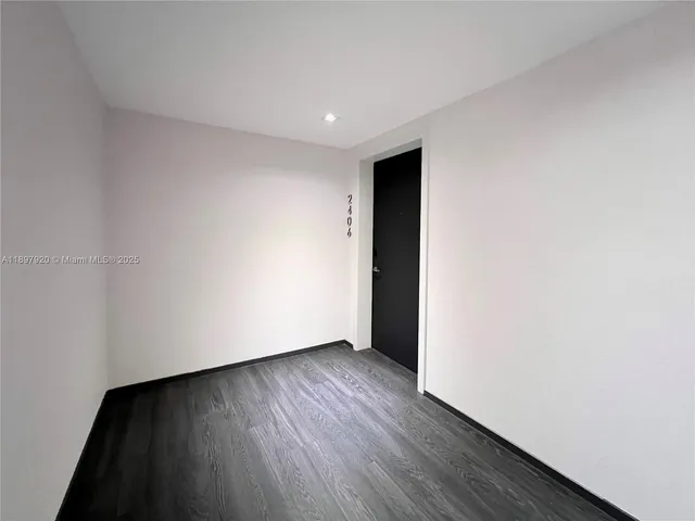 $5,400 | 1451 Brickell Avenue, Unit 2406, Miami, FL 33131