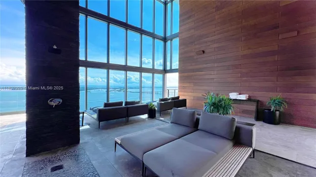 $5,400 | 1451 Brickell Avenue, Unit 2406, Miami, FL 33131