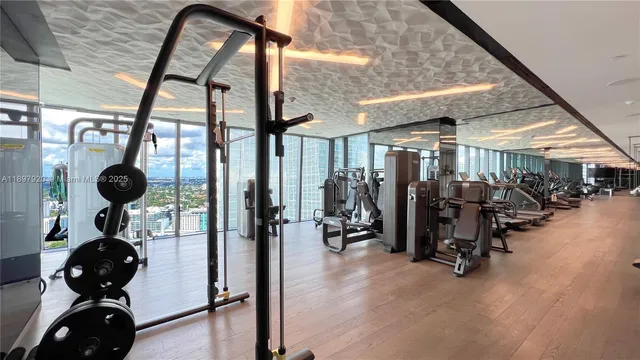 $5,400 | 1451 Brickell Avenue, Unit 2406, Miami, FL 33131