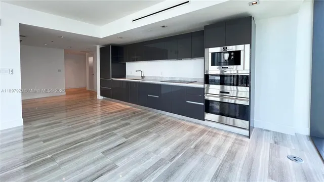 $5,400 | 1451 Brickell Avenue, Unit 2406, Miami, FL 33131