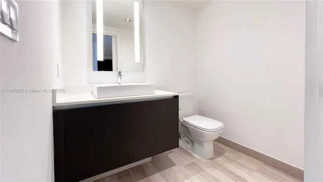 $5,400 | 1451 Brickell Avenue, Unit 2406, Miami, FL 33131