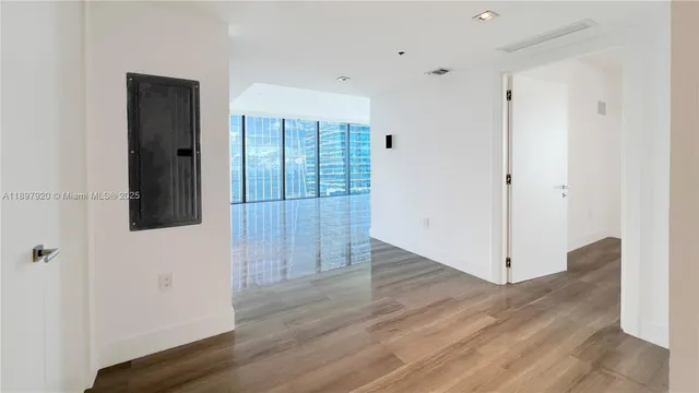 $5,400 | 1451 Brickell Avenue, Unit 2406, Miami, FL 33131