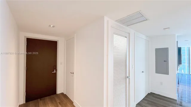 $5,400 | 1451 Brickell Avenue, Unit 2406, Miami, FL 33131