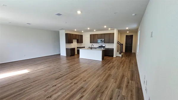 $2,500 | 6418 Kentfield Drive, Rosharon, TX 77583