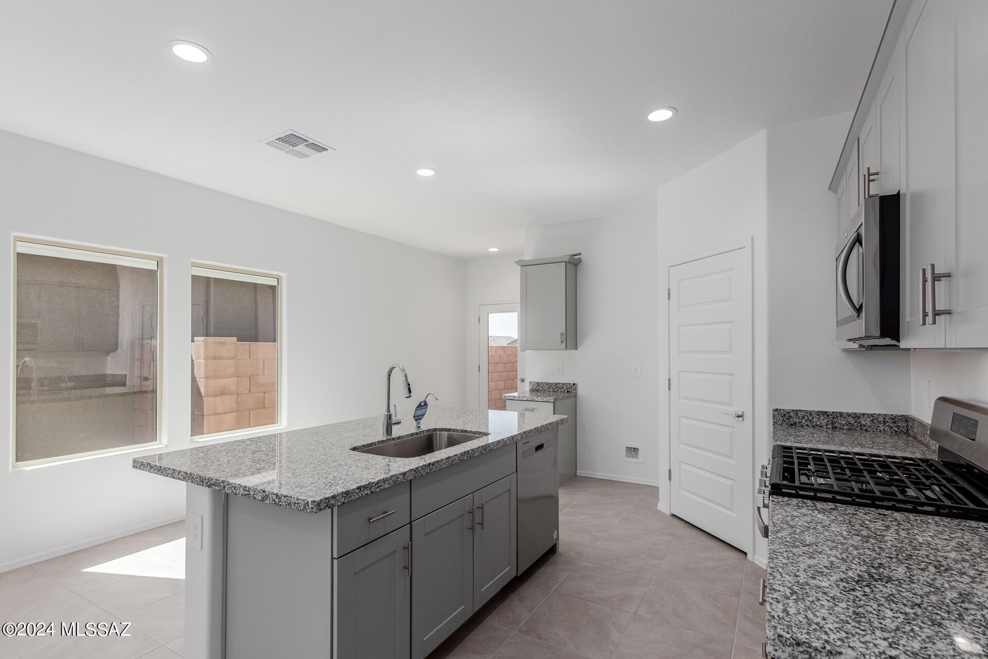 9970 North Cascalote Lane Marana, AZ 85653 - Photo 10 of 47 Diana H30D Model Interior H30D* Photos/Digital Renderings are of a Diana home, from another location and are for illustration purposes only. Interior packages, exterior elevation, color, and structural options may vary. Home is under construction. Furnishings and decorative items not included with home purchase. *