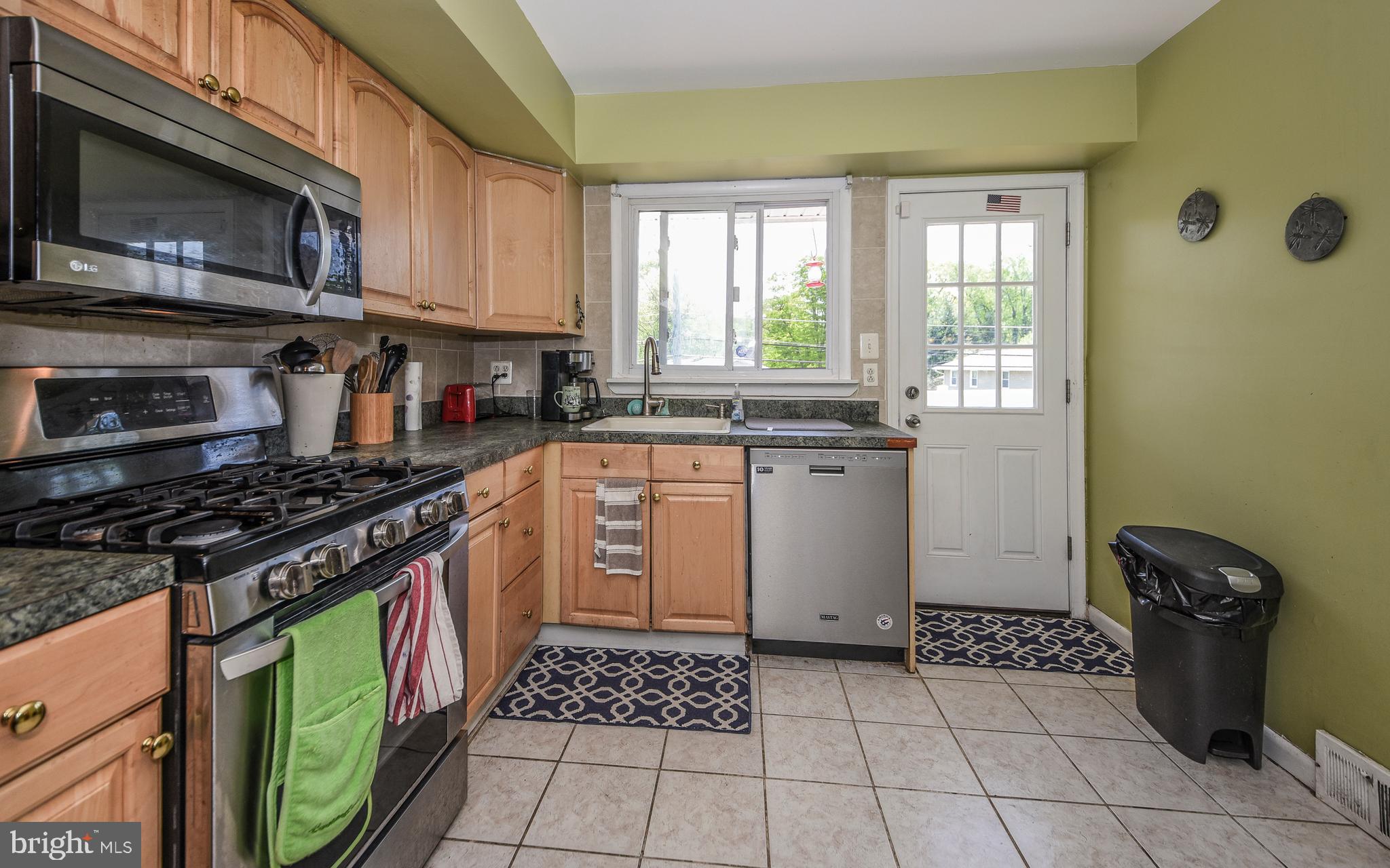 128 Kingfield Road Philadelphia, PA 19115 - Photo 10 of 30
