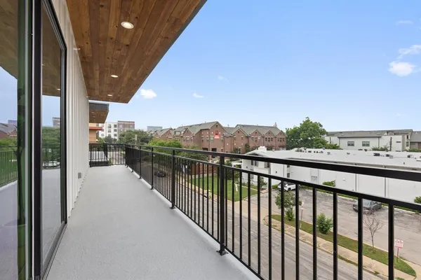 $5,550 | 4330 Dickason Avenue, Unit 101, Dallas, TX 75219