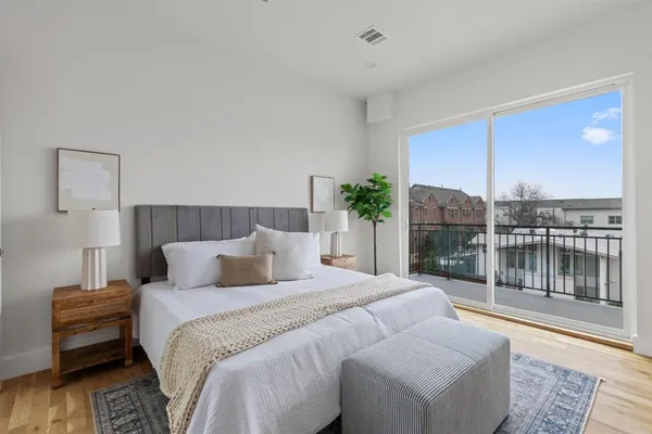 $5,550 | 4330 Dickason Avenue, Unit 101, Dallas, TX 75219