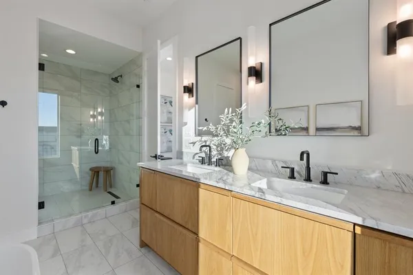 $5,550 | 4330 Dickason Avenue, Unit 101, Dallas, TX 75219