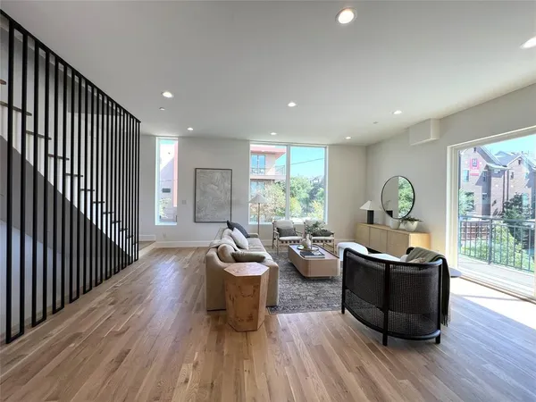 $5,550 | 4330 Dickason Avenue, Unit 101, Dallas, TX 75219