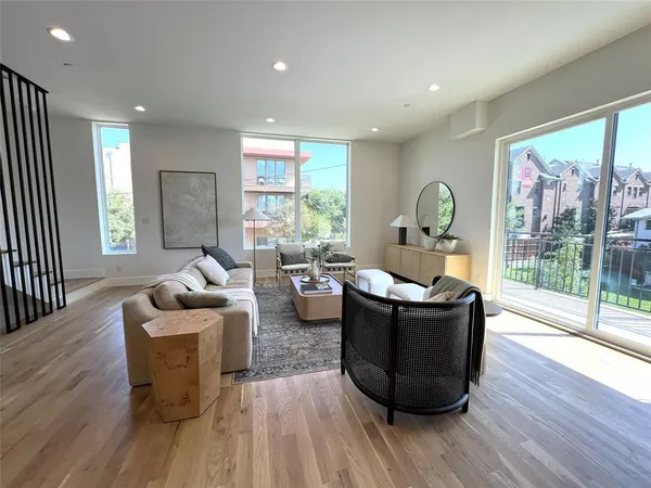 $5,550 | 4330 Dickason Avenue, Unit 101, Dallas, TX 75219