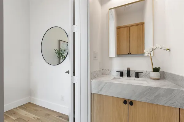 $5,550 | 4330 Dickason Avenue, Unit 101, Dallas, TX 75219