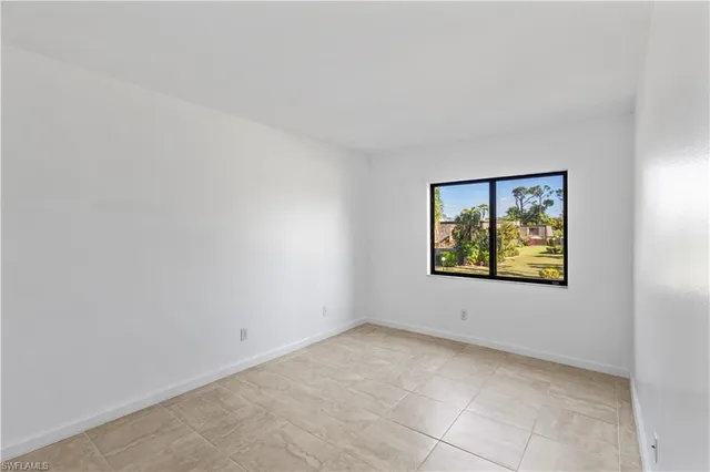 $269,500 | 4001 Sandlewood Lane, Unit 4, Fort Myers, FL 33907