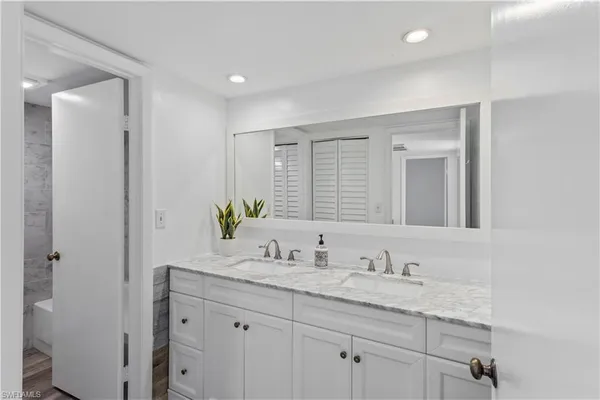 $235,500 | 4001 Sandlewood Lane, Unit 4, Fort Myers, FL 33907