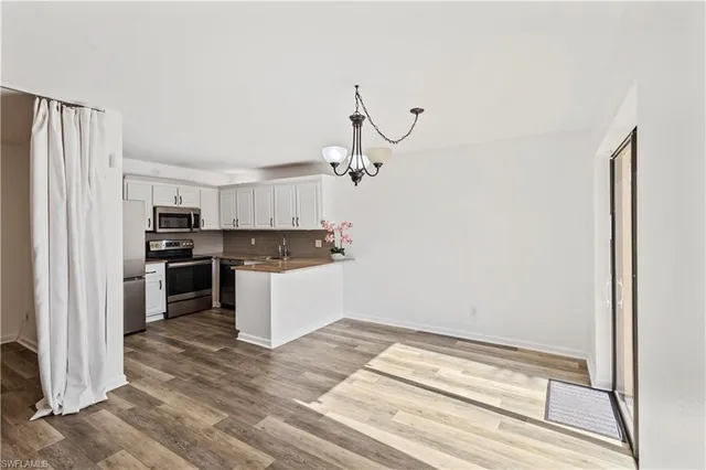 $269,500 | 4001 Sandlewood Lane, Unit 4, Fort Myers, FL 33907