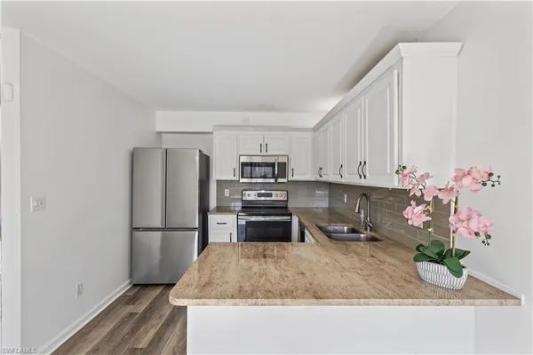 $235,500 | 4001 Sandlewood Lane, Unit 4, Fort Myers, FL 33907