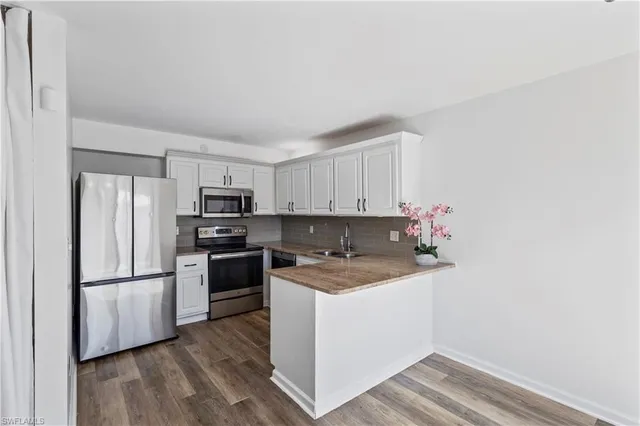 $269,500 | 4001 Sandlewood Lane, Unit 4, Fort Myers, FL 33907