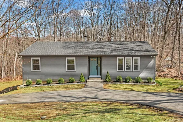 $525,000 | 158 Kent Shore Drive, Carmel, NY 10512