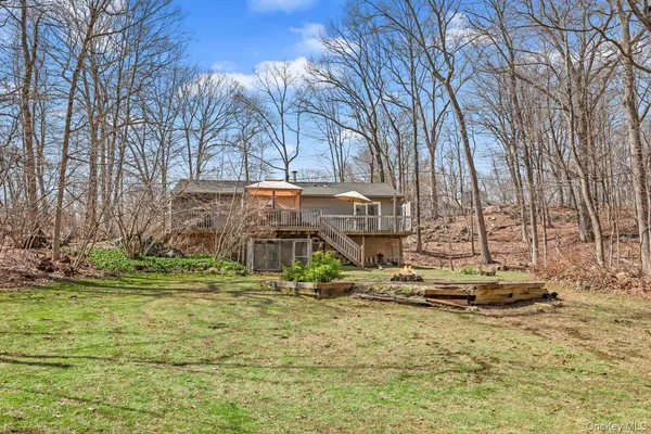 front view of house with a yard