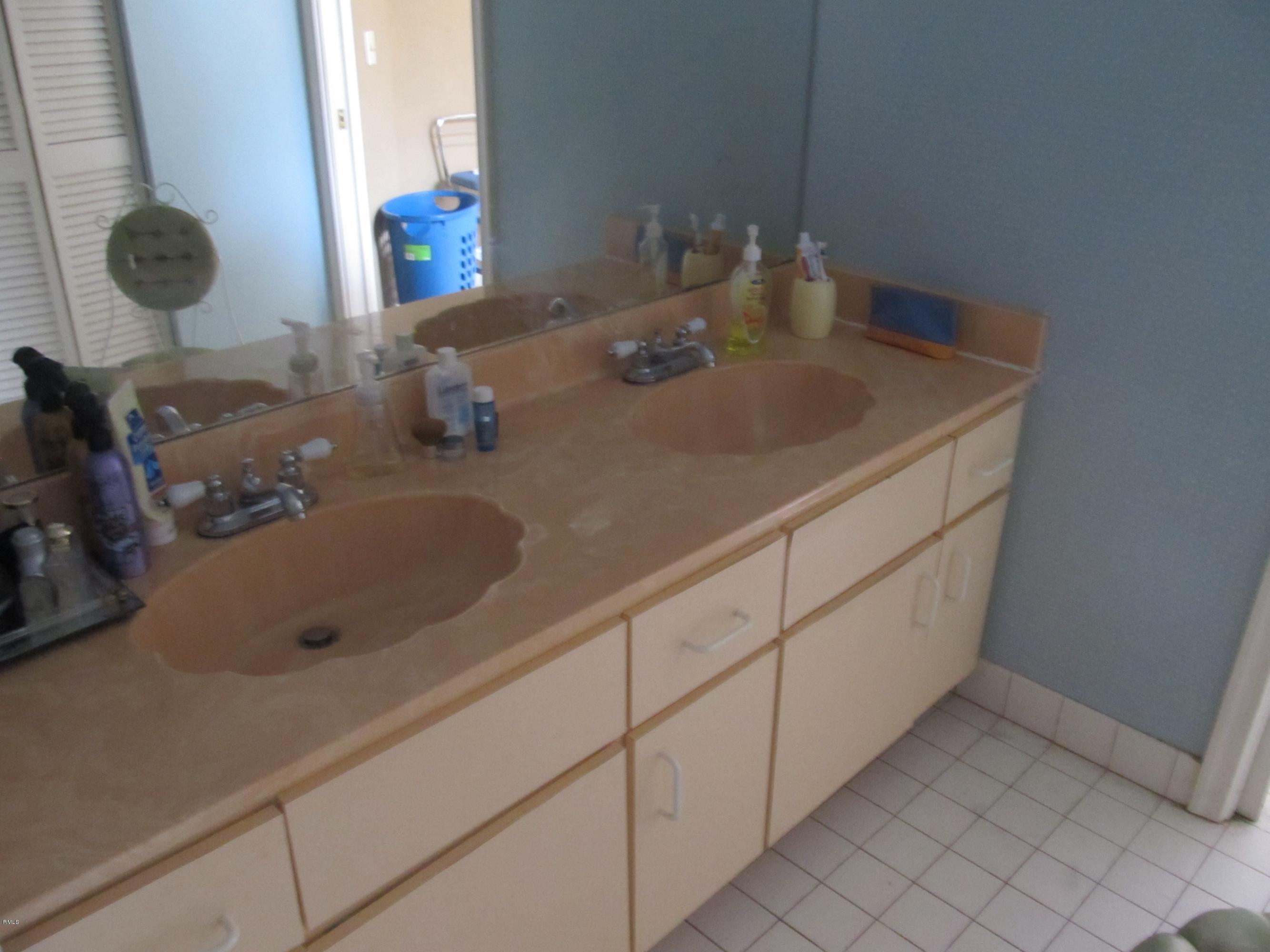 378 North Country Club Boulevard Boca Raton, FL 33487 - Photo 9 of 11 IMG_0022