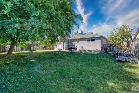$305,000 | Undisclosed Address, Bakersfield, CA 93304