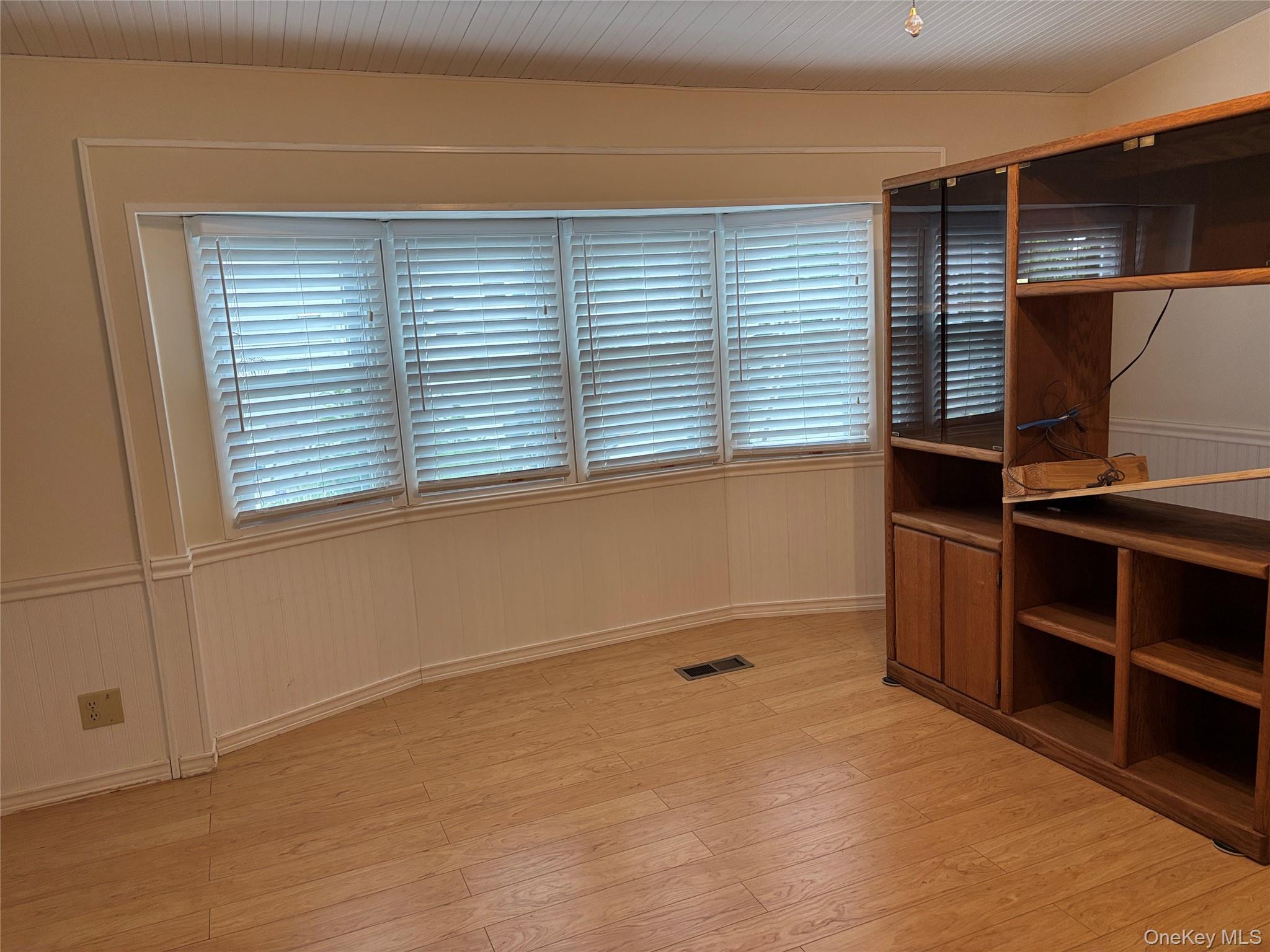 1661 Old Country Road, Unit 233 Riverhead, NY 11901 - Photo 15 of 35