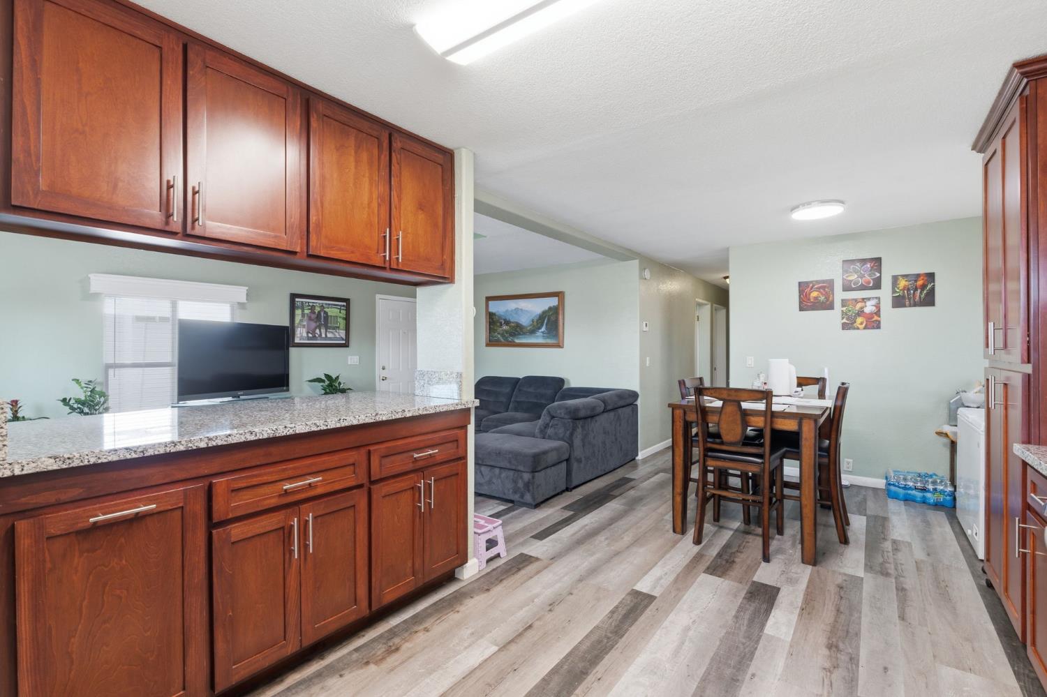 900 East Rankin Road Tulare, CA 93274 - Photo 11 of 34