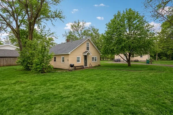 $404,900 | 11471 West Leland Avenue, Beach Park, IL 60099