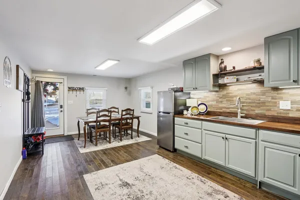 $404,900 | 11471 West Leland Avenue, Beach Park, IL 60099