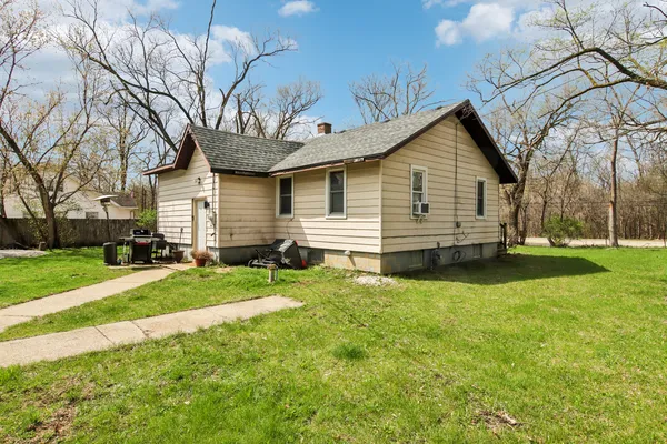 $404,900 | 11471 West Leland Avenue, Beach Park, IL 60099