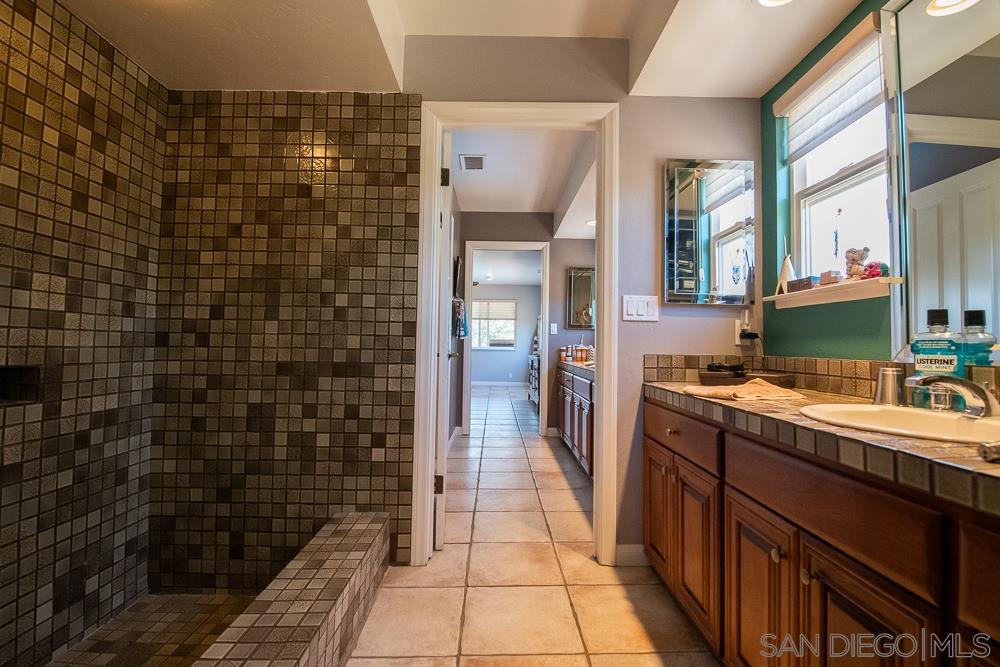 15330 Markar Road Poway, CA 92064 - Photo 17 of 24