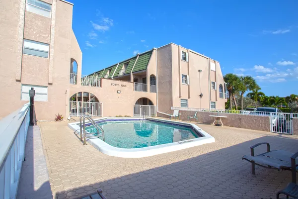 $2,000 | 1100 Southeast 4th Avenue, Unit 37, Deerfield Beach, FL 33441