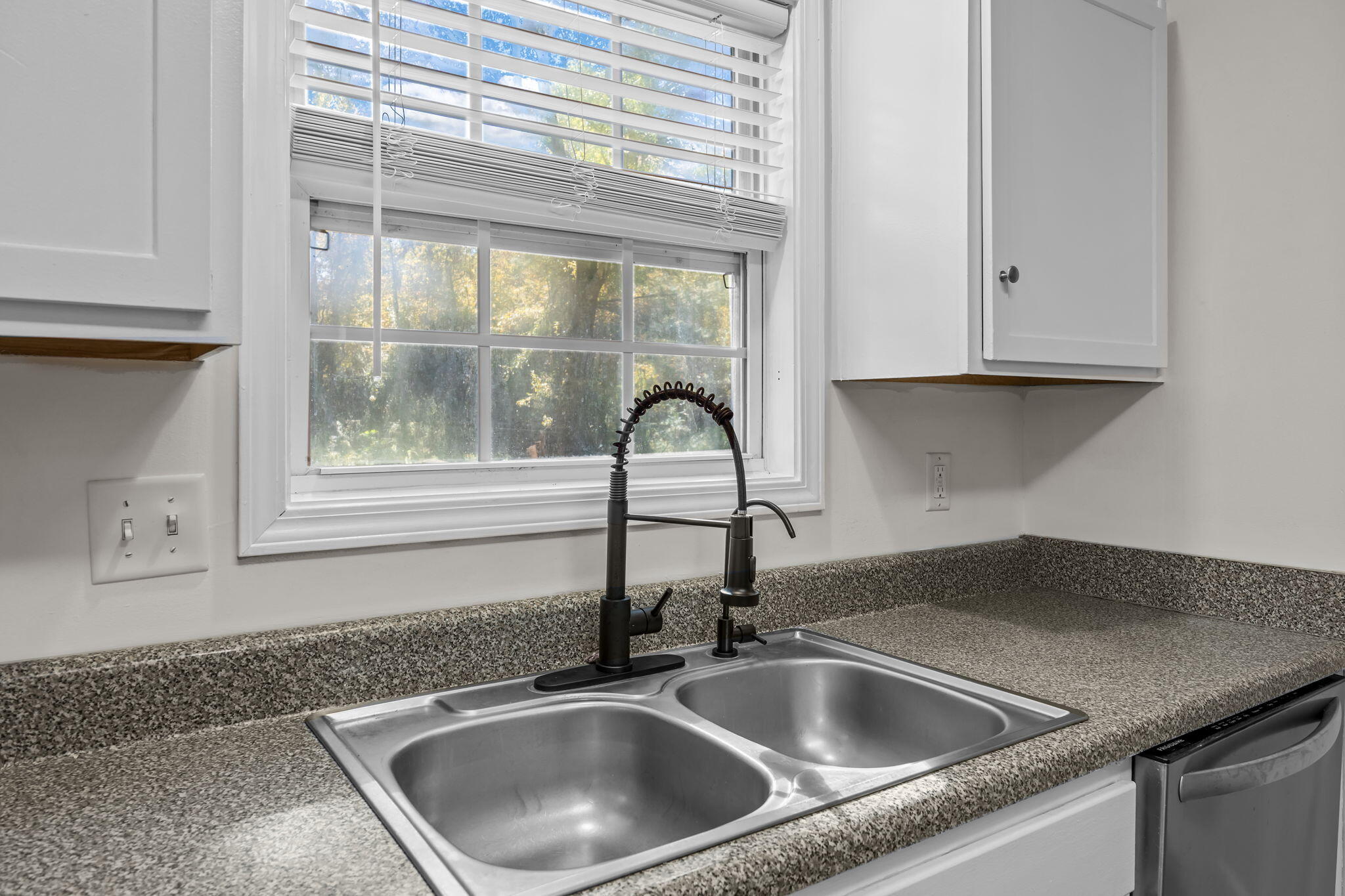 411 Fletcher Lane Walterboro, SC 29488 - Photo 11 of 38 36-web-or-mls-470A3810